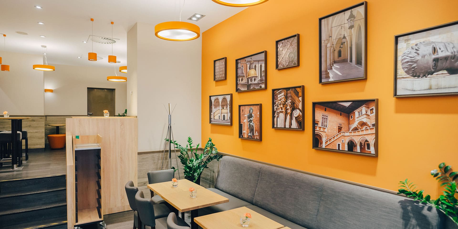 Jak Lajkonik na Długiej zachwyca swoich gości atmosferą?